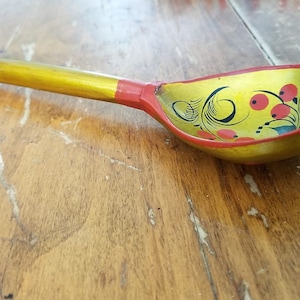 Vintage Russian souvenir Khokhloma spoon, Russian painted wood Khokhloma spoon, Red gold and green handpainted lacquer Russian spoon