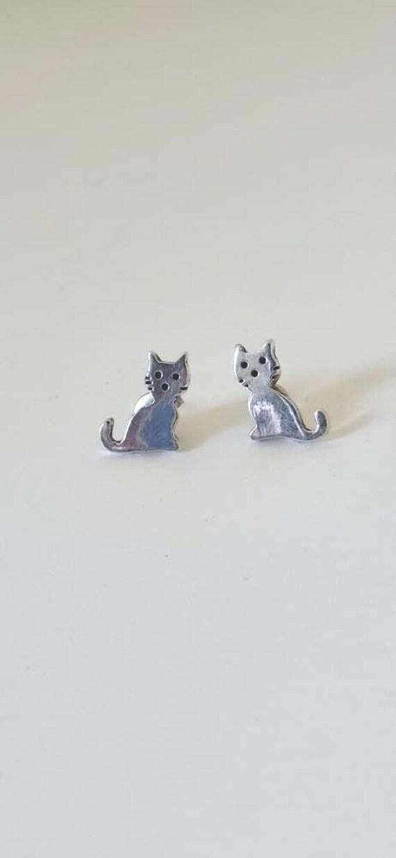 Sterling silver cute cat stud earrings, 925 silver cat stud earrings, novelty cat sterling silver stud earrings