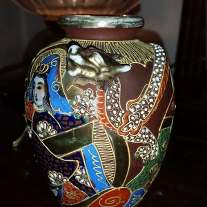 Rare brown Satsuma vase with japanese men, woman and gold dragon, Satsuma vase, Small Satsuma vase, Rare Satsuma vase, Satsuma vase, Satsuma