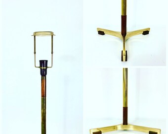 A brass and teak floor lamp by Jo Hammerborg | 1960s | Denmark