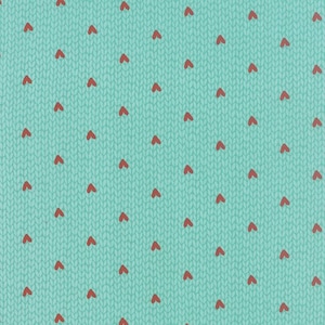 Può includere: Motivo senza cuciture con una trama a maglia verde acqua chiaro, ornato da piccole forme di cuore rosso distanziate uniformemente. I cuori sono sparsi sulla superficie, creando un design ripetitivo. L'effetto complessivo è un'estetica accogliente e romantica.