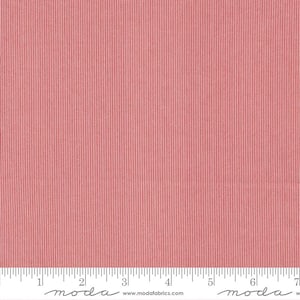 Puede incluir: Primer plano de tela a rayas rojas y blancas. La tela tiene un patrón de rayas verticales con finas rayas blancas que se alternan con rayas rojas más anchas. Una regla está en la parte inferior de la imagen.