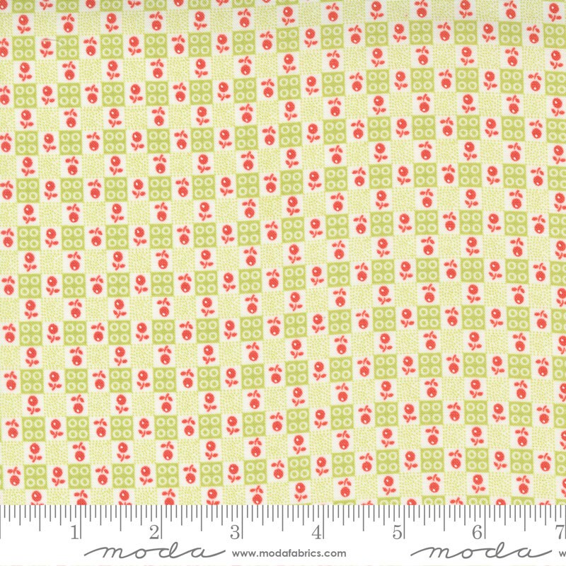 Moda STRAWBERRIES AND RHUBARB Quilt Fabric By-the-1/2-yard by Fig Tree ...