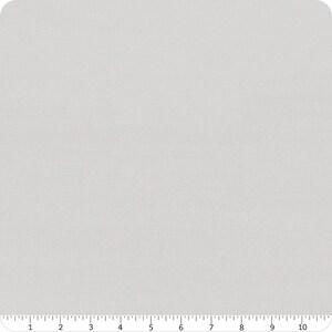 Moda BELLA SOLIDS Quilt Fabric By-The-1/2-Yard - 9900 83 Gray