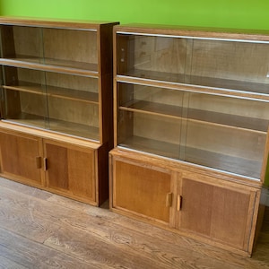 Pair of Oak Vintage ‘Minty’ of Oxford Bookcases, Retro Glazed Mid Century Oak Bookcases/Shelves, Floor Standing Bookcases, Book Room Divider