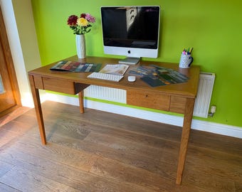 Small Vintage 1950’s Oak Desk, Vintage Office Desk, Retro Desk, Old Desk Homework Crafting/Artist Desk, Writing Desk, Detachable Legs