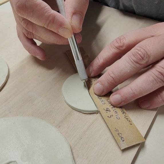 Set di stoviglie in porcellana bianca fatto a mano per 6 persone - Ceramica da studio italiana - Italia
