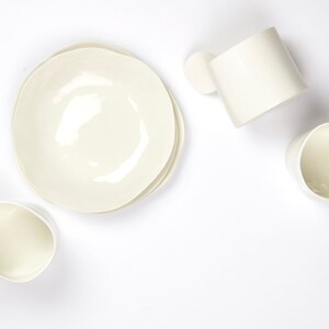 tasses et soucoupes à thé ou à café, porcelaine blanche faite main en Italie, céramique d'atelier image 9