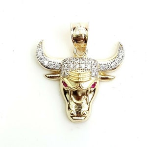 14k yellow Gold Taurus bull zodiac Pendant cubic zirconia fine gift jewelry 3.2g