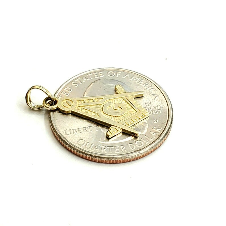 New 10k yellow Gold Freemason Masonic religious Pendant charm fine jewelry 1g