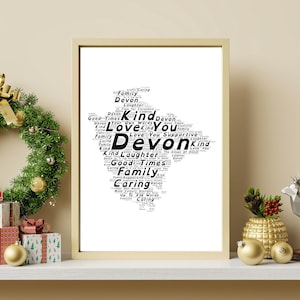 Puede incluir: Impresión de arte de nube de palabras en blanco y negro con el nombre "Devon" en letras grandes rodeado de palabras como "familia", "amor", "amable" y "cariñoso".