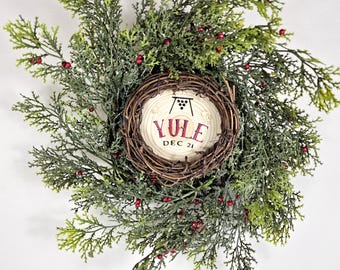 Yule Altar Wreath – Mini Winter Solstice Wall Decor with Hand-Painted Wood Slice & Faux Greenery - Witchcore/Witchmas Home Wall Decor