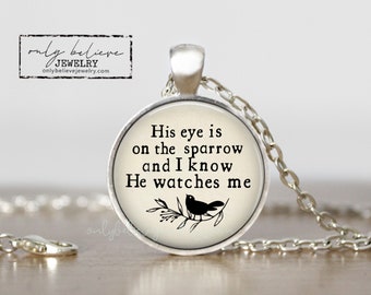 Collar "Su mirada está en el gorrión": colgante con versículo bíblico Mateo 10:29-31; personalizado