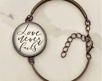 Love Never Fails Bracelet, Personalized Gift, Bible Verse Bracelet, 1 Corinthians 13:8, Mother, Mom, Inspirational Gift, Christian Jewelry