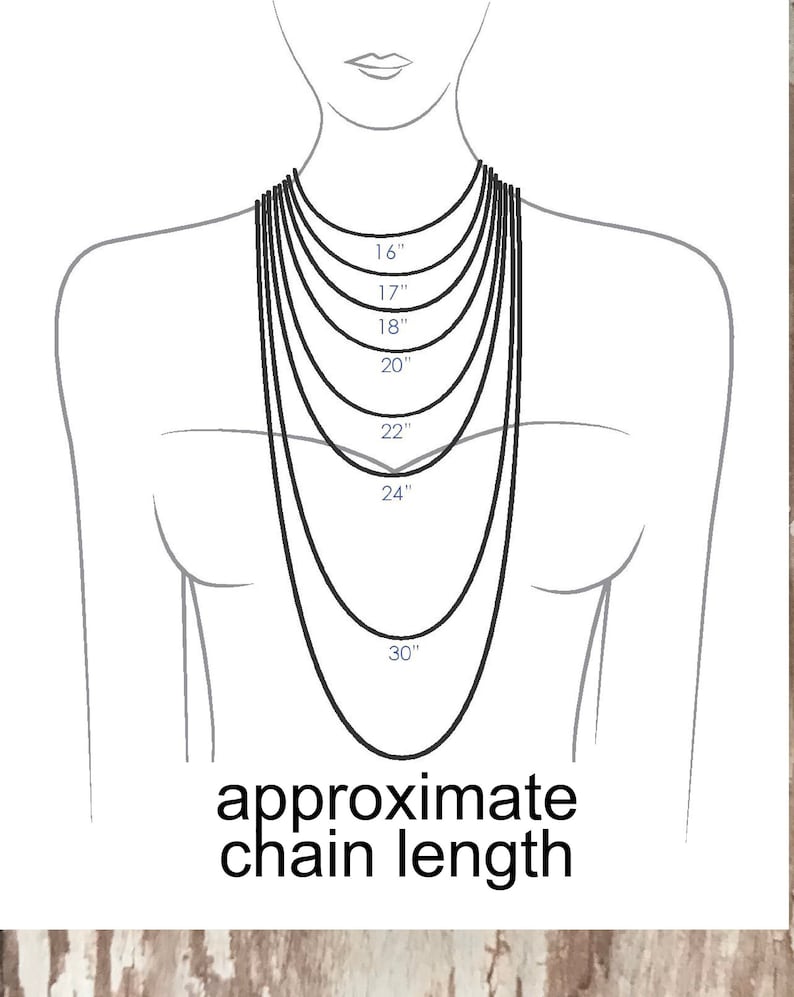 Puede incluir: Un dibujo de l&iacute;nea de una persona que lleva un collar con diferentes longitudes marcadas en pulgadas, de 16 pulgadas a 30 pulgadas. El texto "longitud aproximada de la cadena" est&aacute; debajo del dibujo.