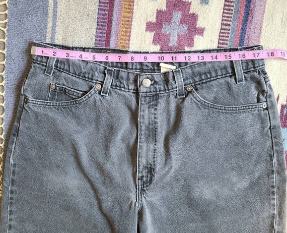 35W 90's Levi's Faded Black Shorts - image 5