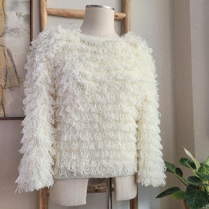 80&#39;s Loop Knit Fringe Sweater