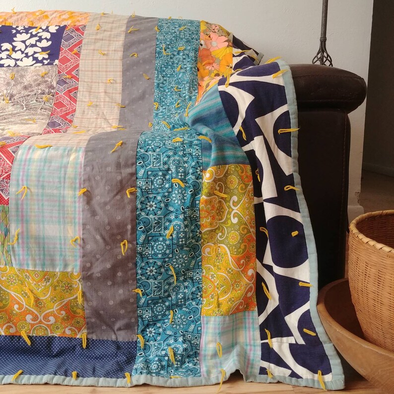 Happy 70/'s Vintage Quilt