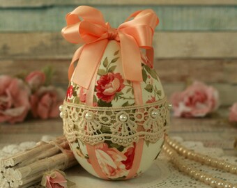 Décoration d'oeufs de Pâques en tissu floral : cadeau dentelle shabby chic