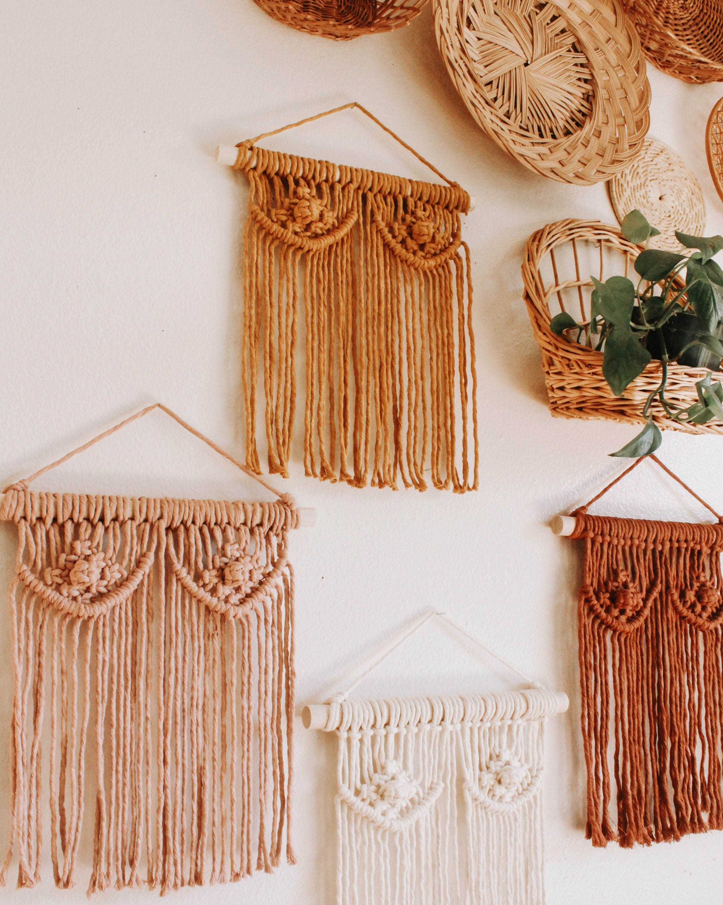Macramé Boobs - Macramé Feminine Wall Hanging // Boob Wall Art - Femm…