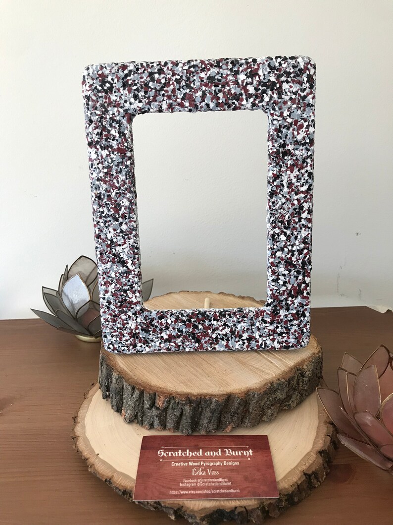 Gloss Finish Color Flaked Textured Wooden Frame with Stand Red Black White Grey Colored