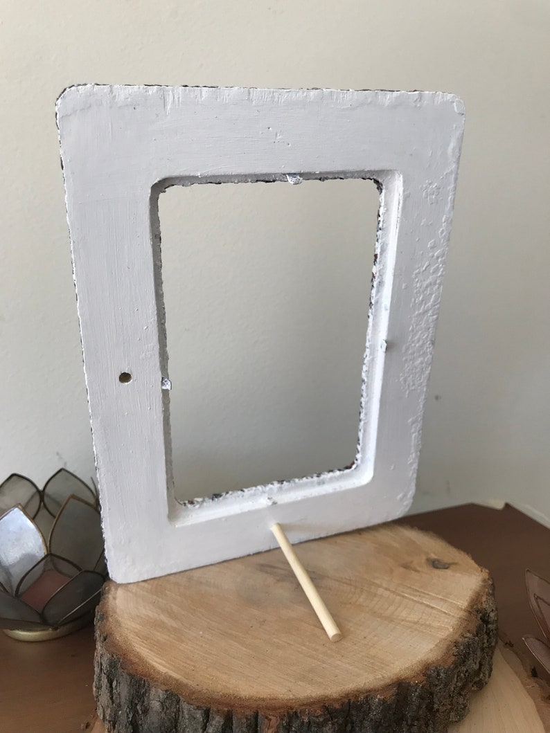Gloss Finish Color Flaked Textured Wooden Frame with Stand Red Black White Grey Colored