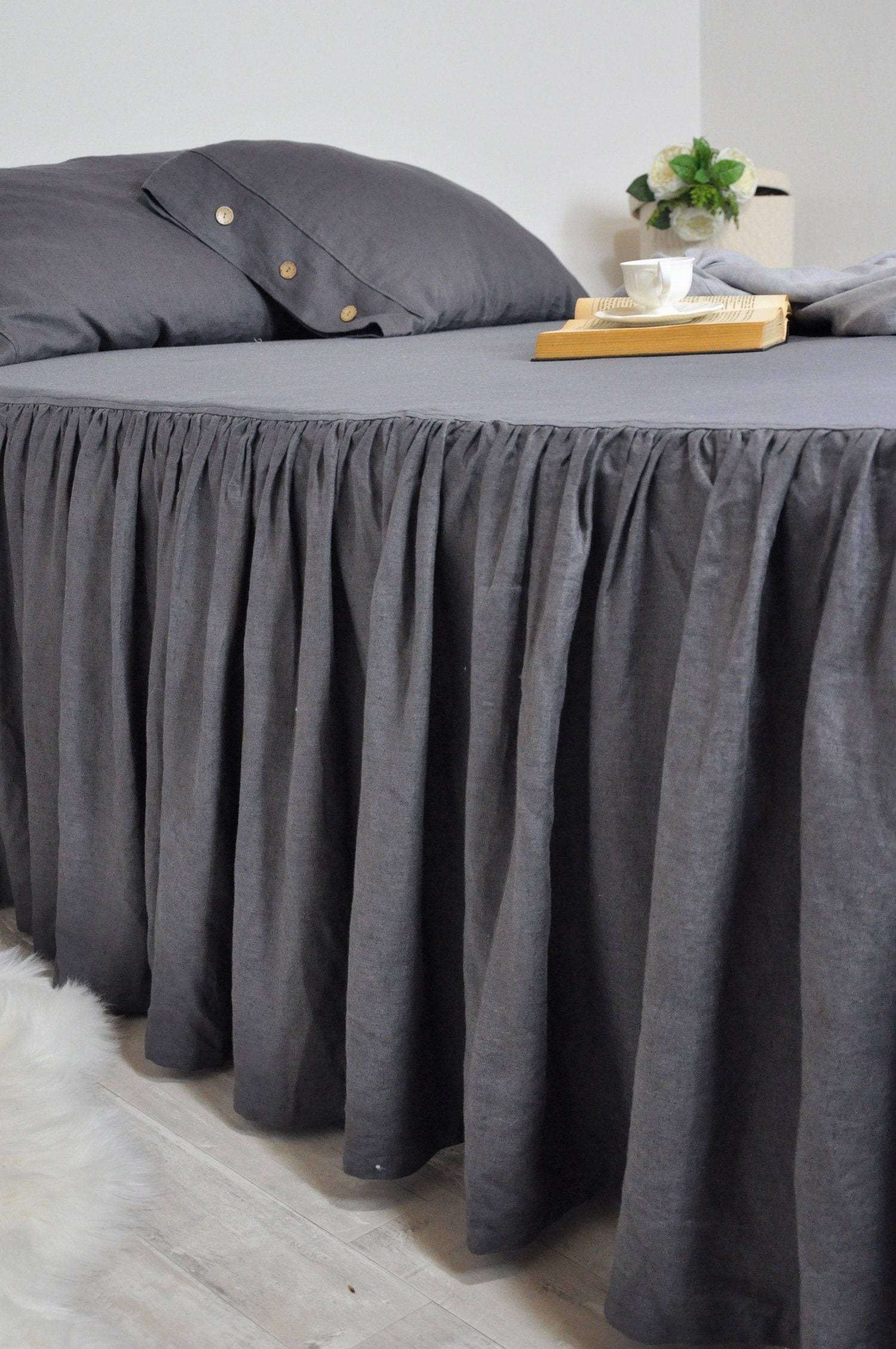Soft luxury quality Bed Skirt With Pleated 100% Certified By ISO Dark Grey Solid 