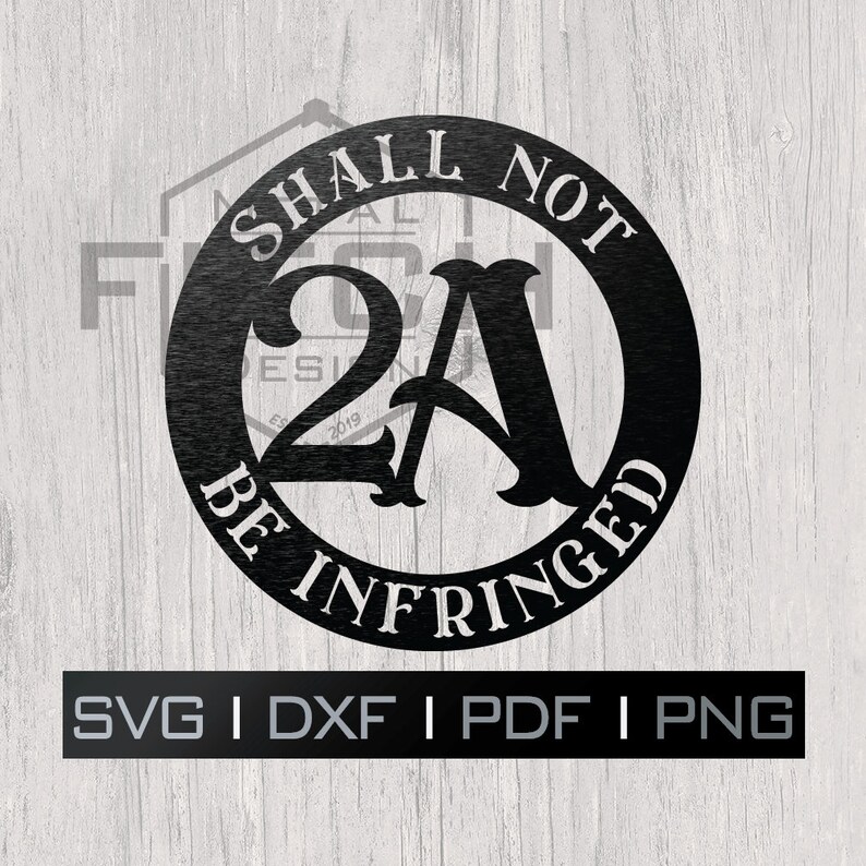 Puede incluir: Un c&iacute;rculo blanco y negro con el texto "Shall Not Be Infringed" y el n&uacute;mero "2A" en una fuente estilizada. El texto est&aacute; en forma circular alrededor del n&uacute;mero.