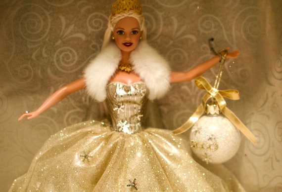 2000 special edition holiday barbie