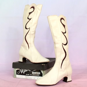 Vintage 60s gogo boots in box