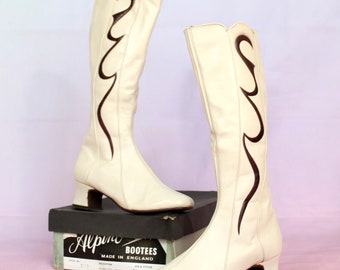 Vintage 60s gogo boots in box