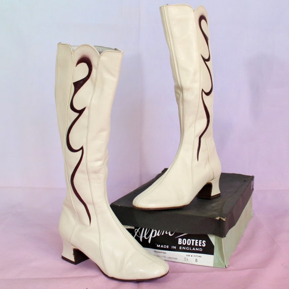 Vintage 60s gogo boots in box - image 6