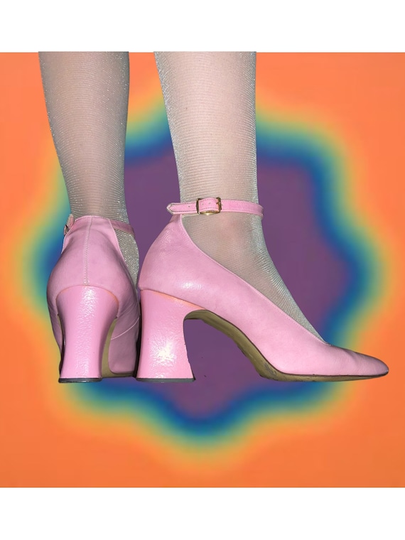 Vintage 60s pink patent leather heels