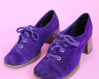 Vintage 70s purple suede lace up shoes