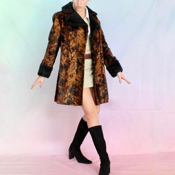 Vintage 60s 70s faux fur coat - image 3