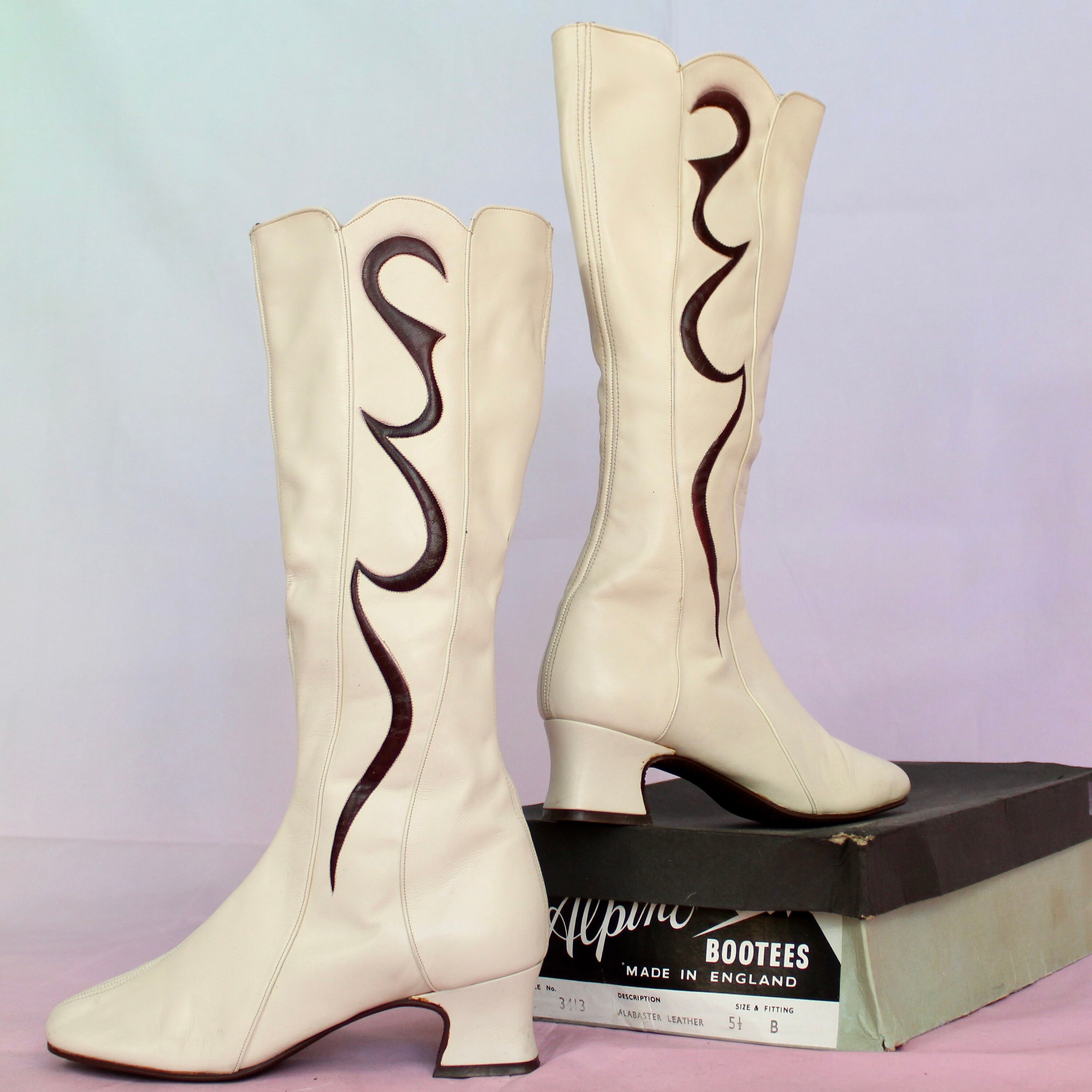 Vintage white cheap gogo boots