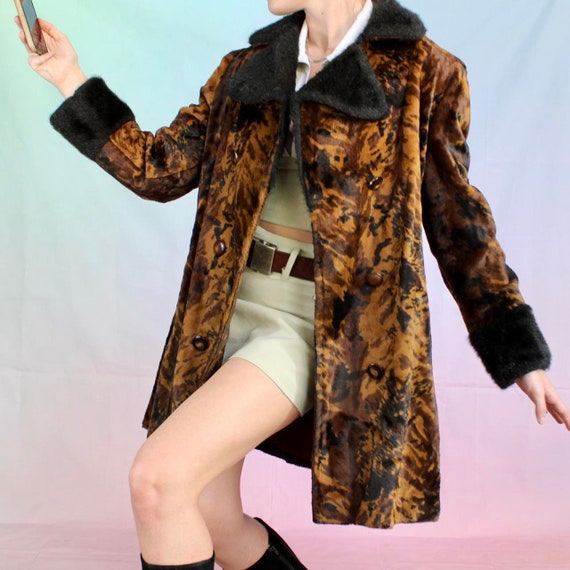 Vintage 60s 70s faux fur coat - image 1