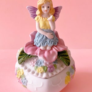 Vintage Porcelain Fairy Heart Trinket Box Figurine Lincolnshire Collection by P.I.L.