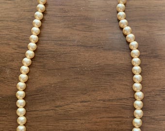 Vintage Creamy White Faux Pearl Bead Necklace