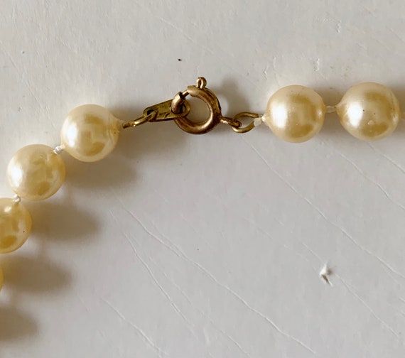 Vintage Creamy White Bead Necklace - image 4