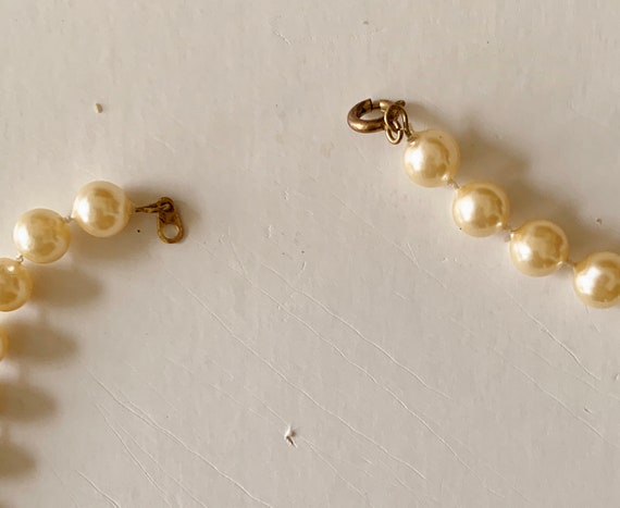 Vintage Creamy White Bead Necklace - image 5
