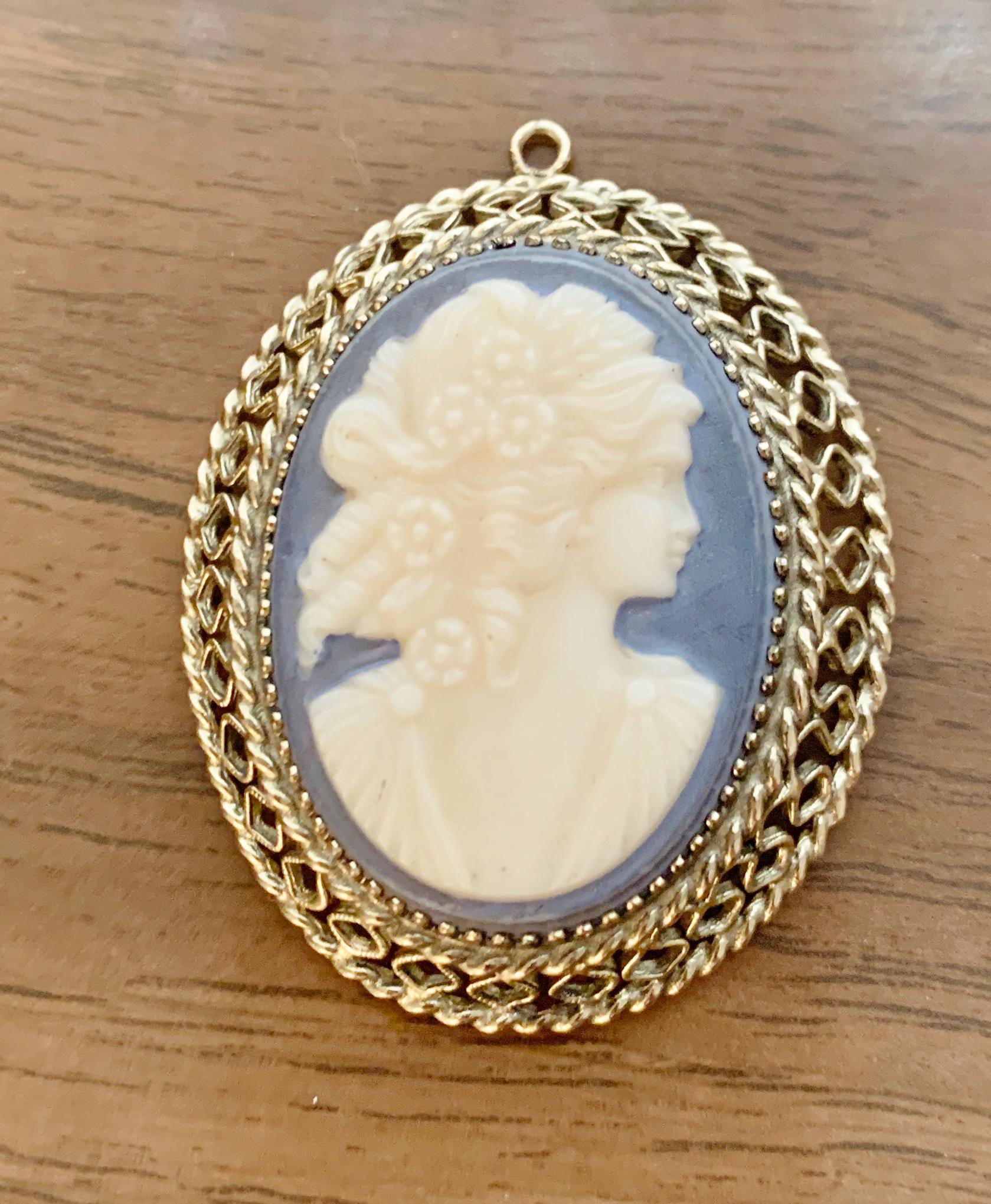 Vintage Caravelle Pendant Watch - Etsy display picture 3