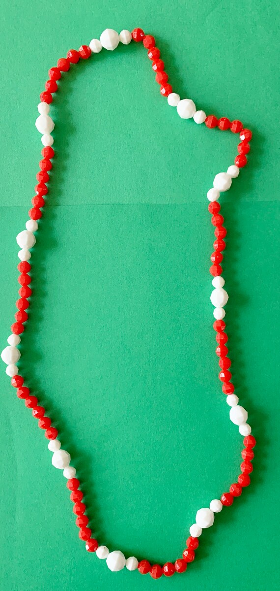Vintage Red and White Faceted Bead Necklace