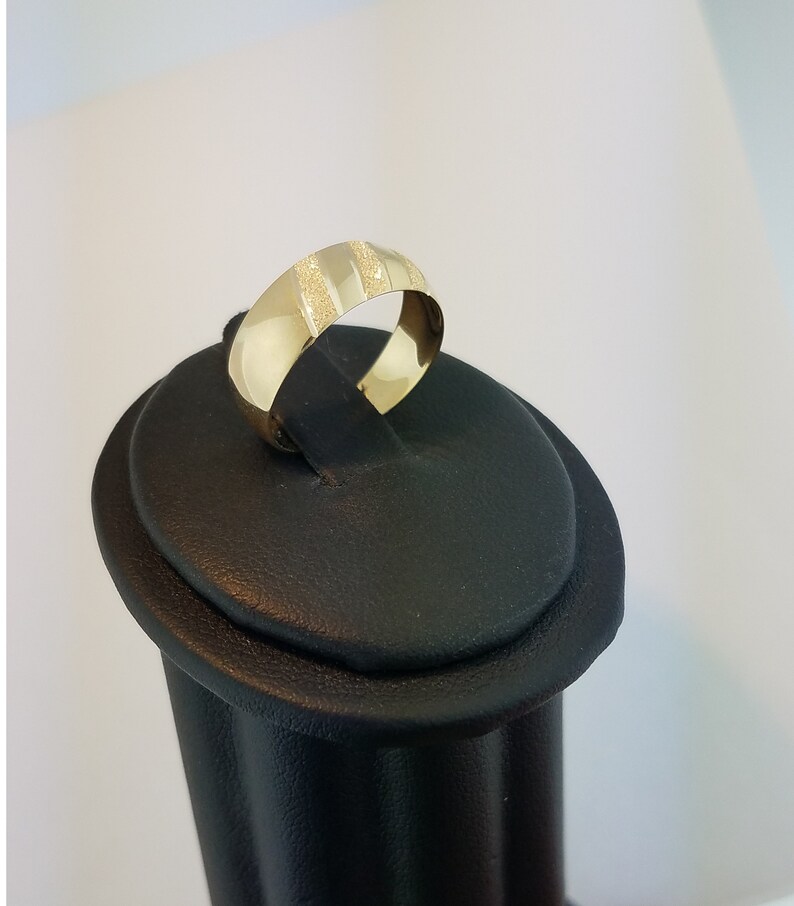 14k Solid Yellow Gold 6MM Tapered Men/'s Wedding Band Ring