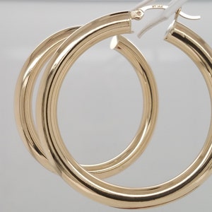 14k Yellow Gold 5MM Round Hollow Hoop Earrings Snap Closure Thick Lightweight Small Classic Hoops 1.7 Inches 5.4 Grams
