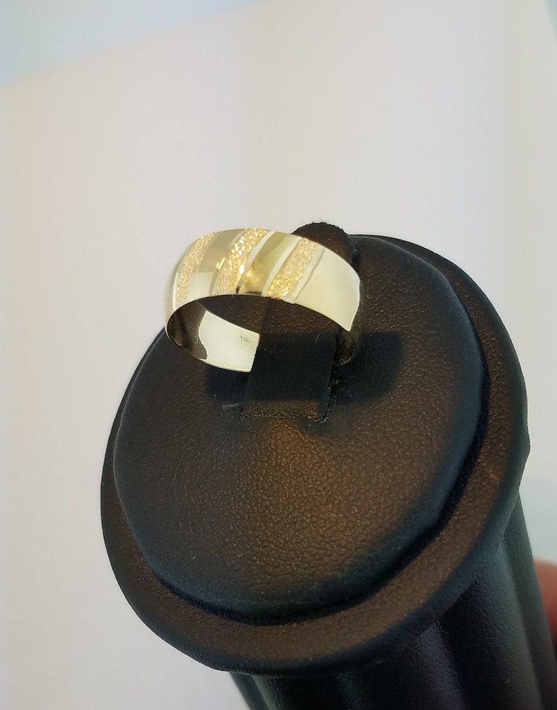 14k Solid Yellow Gold 6MM Tapered Men/'s Wedding Band Ring