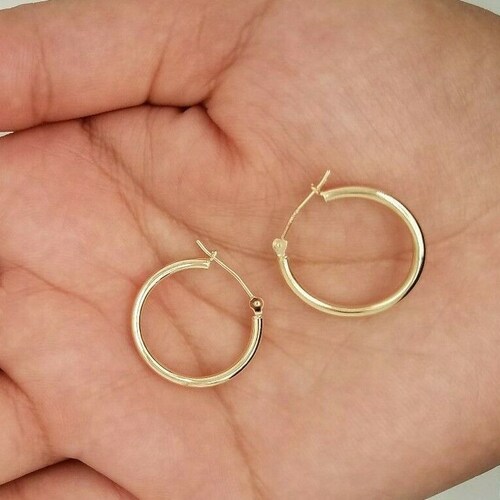 14K YELLOW GOLD SMALL ROUND HINGED HOOP EARRINGS PLAIN HOOPS 1.5mm 0.6 INCH 14K YELLOW GOLD SMALL ROUND HINGED HOOP EARRINGS PLAIN HOOPS 1.5mm 0.6 INCH