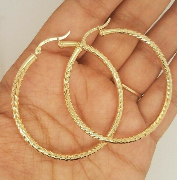 3MM Thick 40MM Large Hoops 10K Yellow Gold Hoop Earrings Snap Closure 2.9 grams 3MM Thick 40MM Large Hoops 10K Yellow Gold Hoop Earrings Snap Closure 2.9 grams