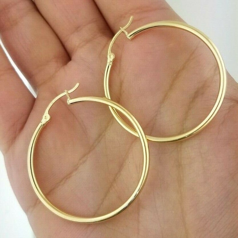 3MM Thick 40MM Large Hoops 10K Yellow Gold Hoop Earrings Snap Closure 2.9 grams 3MM Thick 40MM Large Hoops 10K Yellow Gold Hoop Earrings Snap Closure 2.9 grams