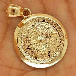 Aztekenkalender-Anhänger aus 14 Karat Gelbgold – Sonnenmedaille-Halskettenanhänger – Calendario Azteca-Anhänger im Diamantschliff, klein, 19 mm/0,75 Zoll, 2,6 Gramm